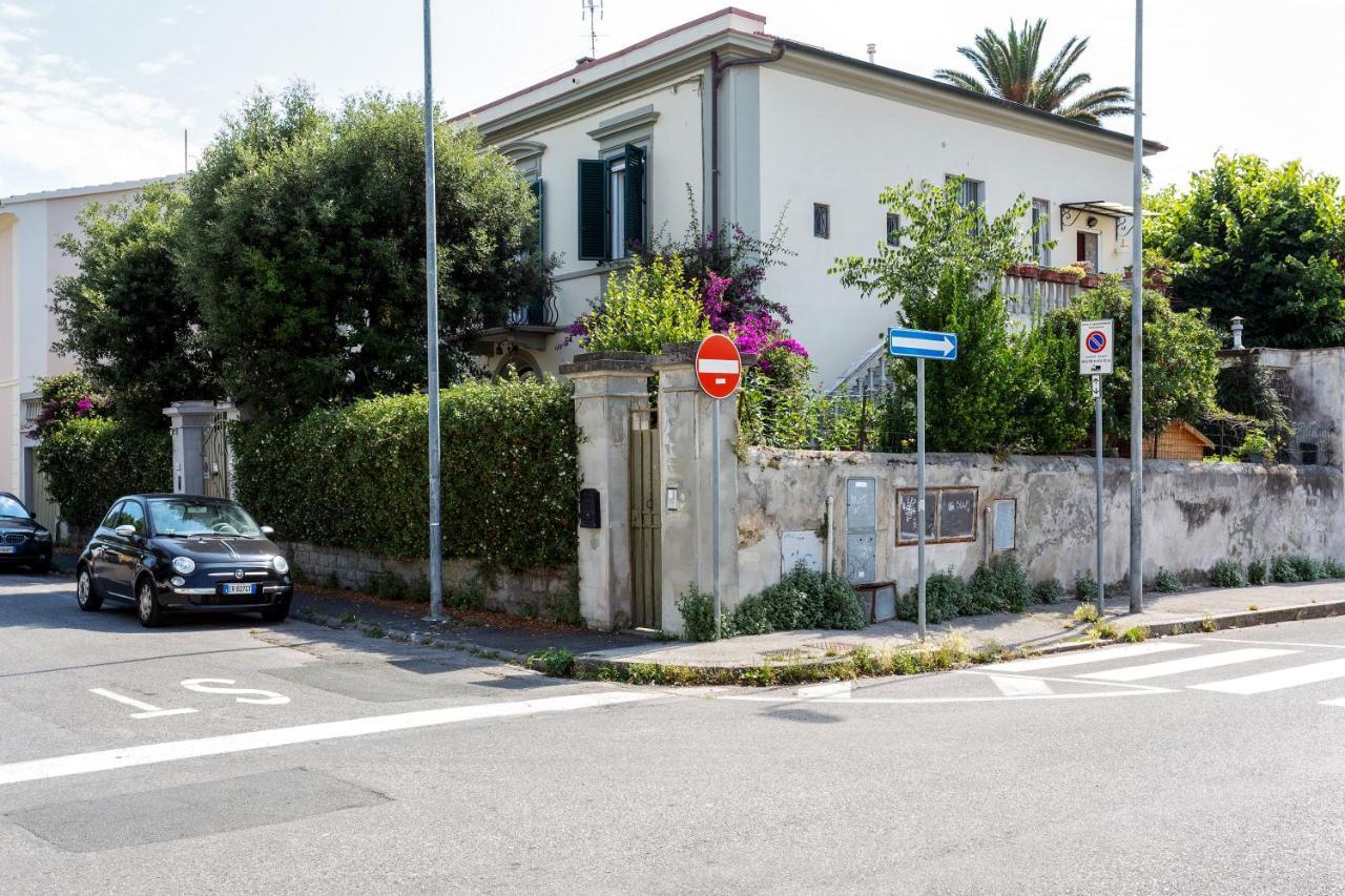 شقة Casa Ginevra - 3 Minutes Walk From The Sea ليفورنو المظهر الخارجي الصورة